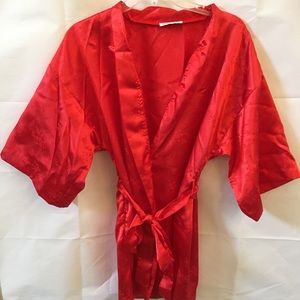 IT'S MINE BY DAVID FRANK SHORT SATIN ROBE RED MED